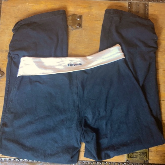 Patagonia black and white yoga pants - Picture 1 of 9